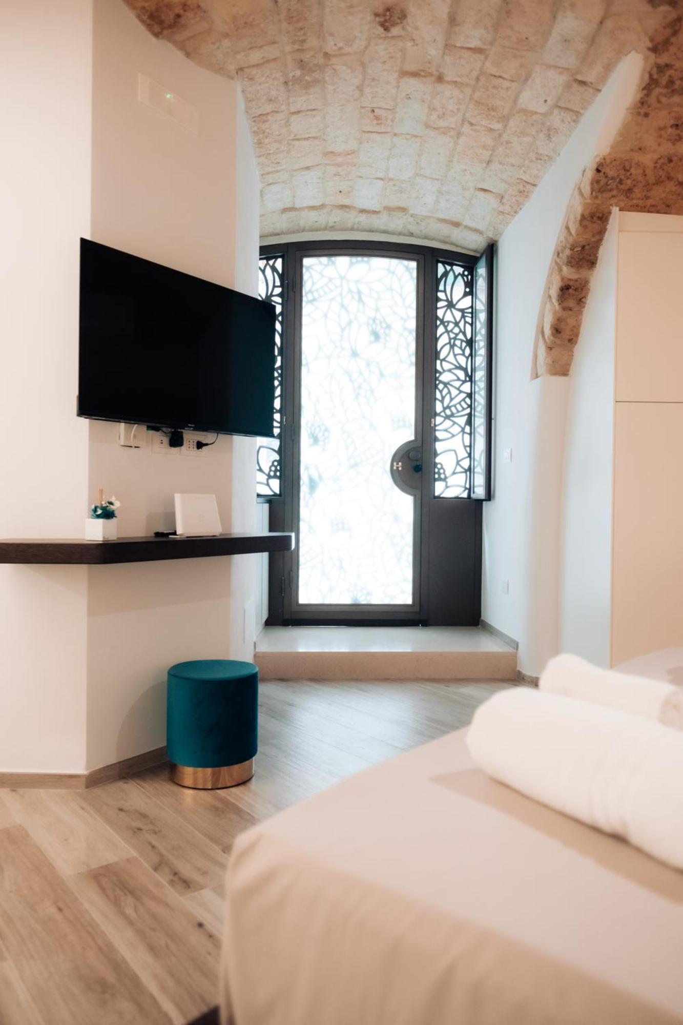Timeless Apulian Luxury Suite Барі Екстер'єр фото