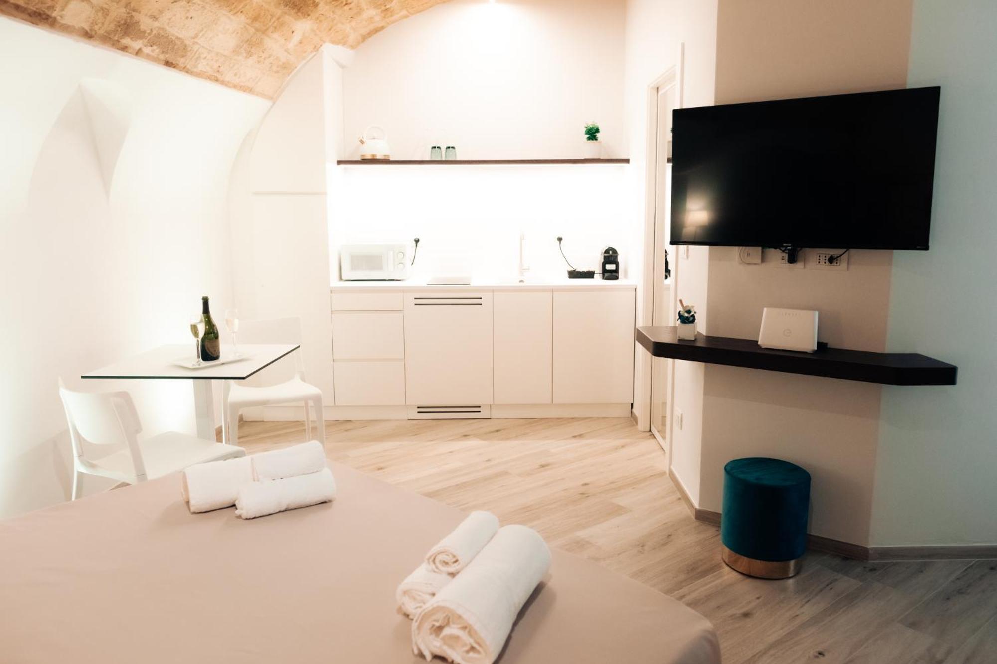 Timeless Apulian Luxury Suite Барі Екстер'єр фото