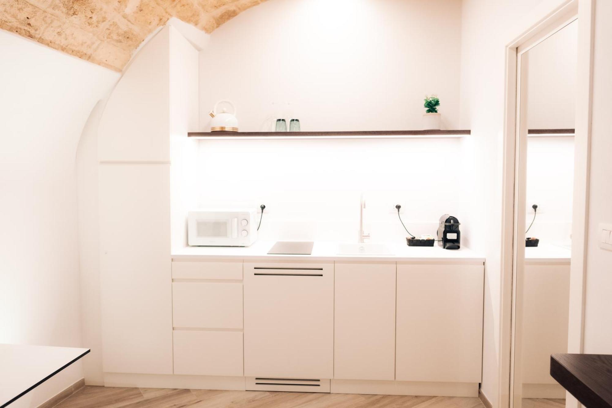 Timeless Apulian Luxury Suite Барі Екстер'єр фото