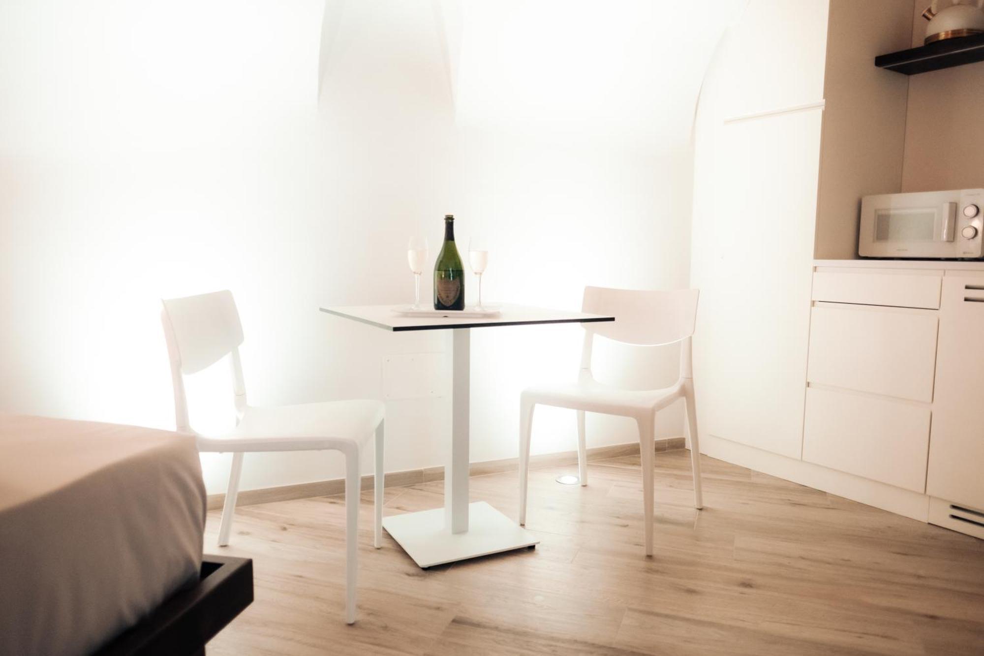 Timeless Apulian Luxury Suite Барі Екстер'єр фото